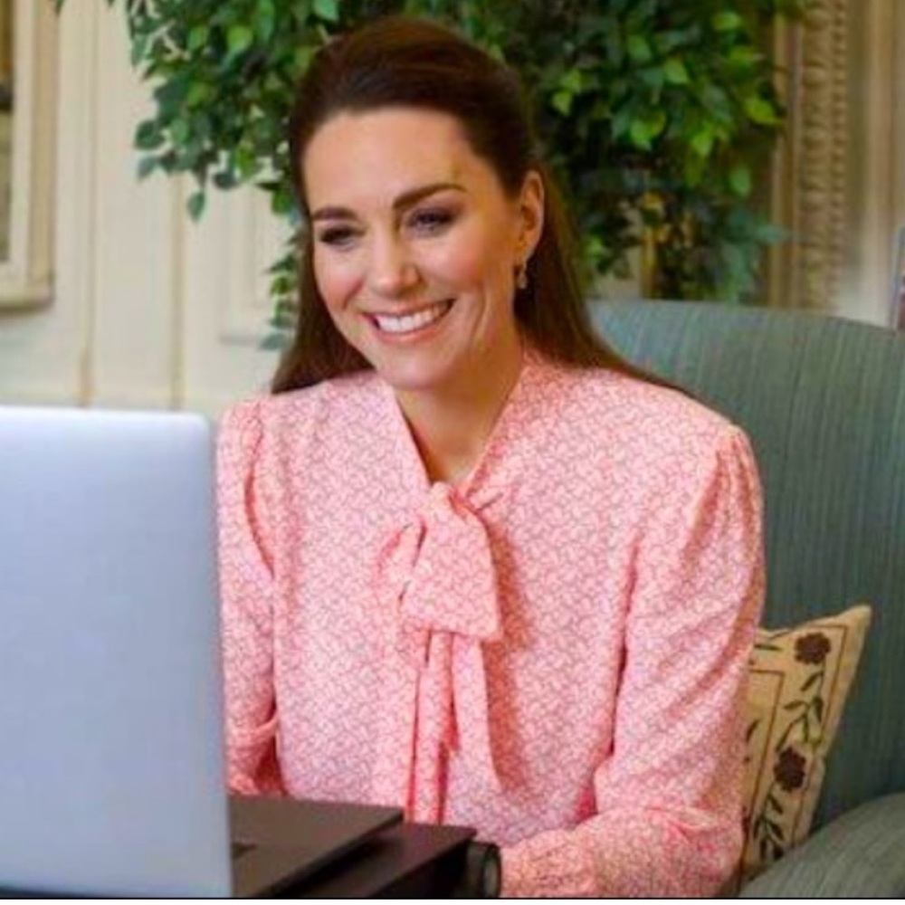 ASO Duchess of Cambridge Kate Middleton Boden Dora Pussy Bow / Neck Tie Blouse